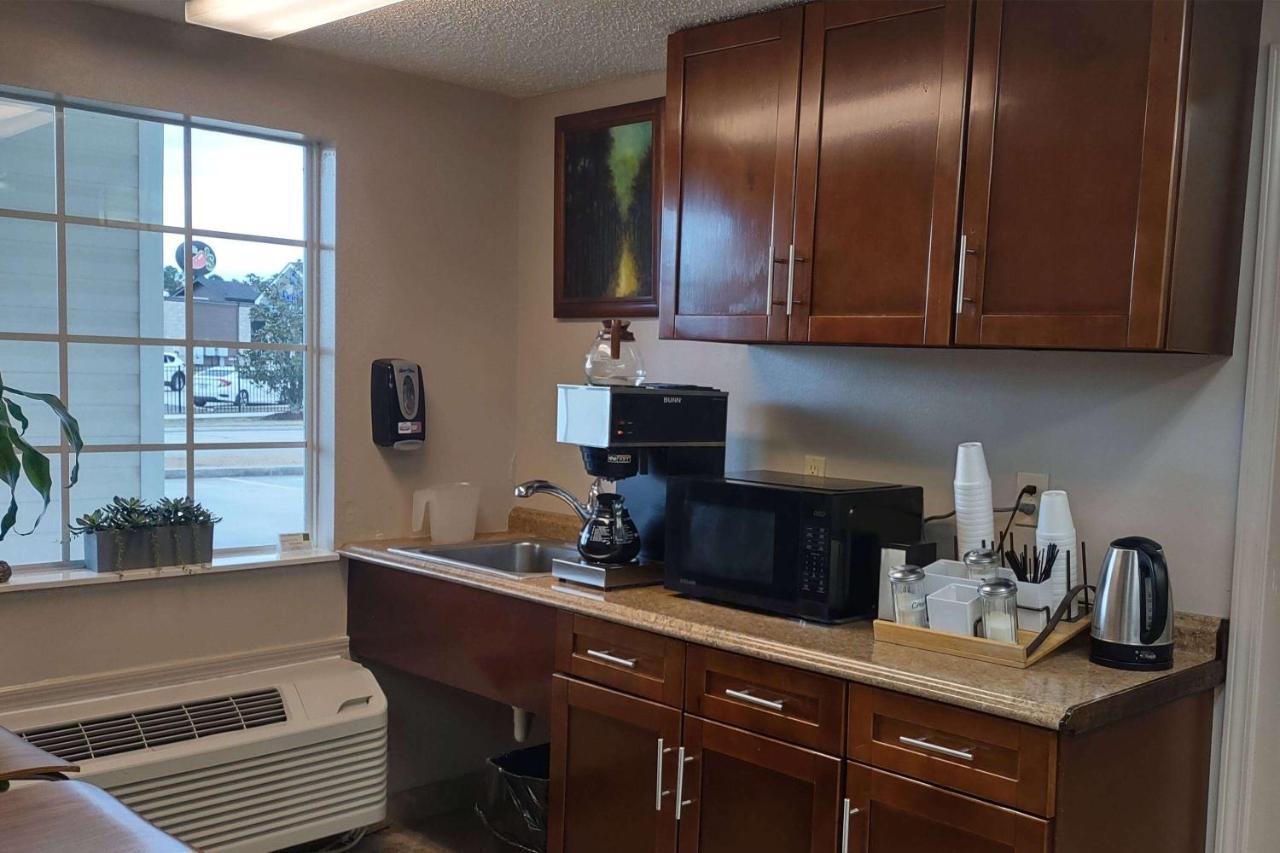 Carom Inn Denham Springs-Batonrouge Dış mekan fotoğraf