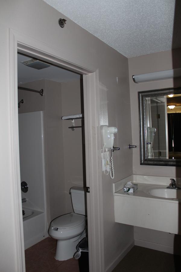 Carom Inn Denham Springs-Batonrouge Dış mekan fotoğraf