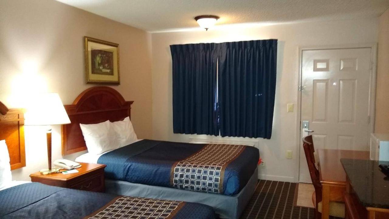 Carom Inn Denham Springs-Batonrouge Dış mekan fotoğraf